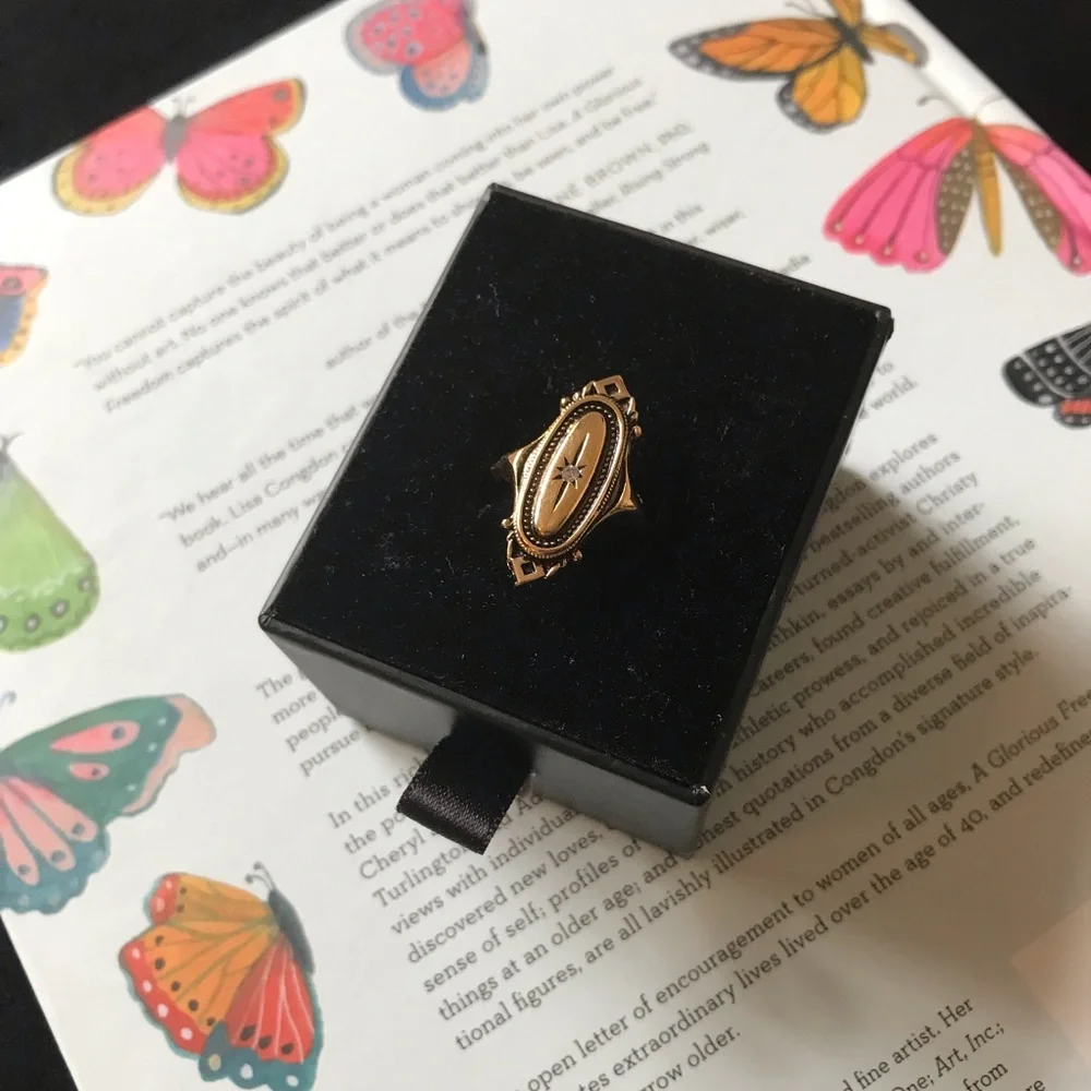 Vintage Avon Kensington Ring - Size 6-7, Adjustable - Picture 8 of 8